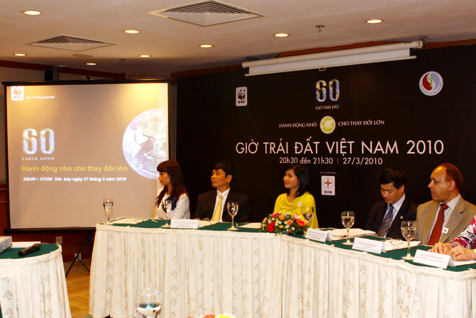 EVN chính thức tham gia chiến dịch Giờ Trái đất 2010 với tư cách nhà tài trợ vàng và là một trong những Đại sứ của chương trình.