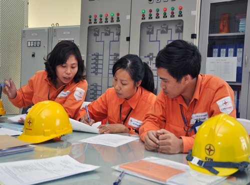 Lao động nữ của EVN: Tăng cả “lượng” và “chất”