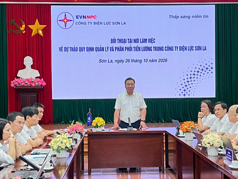 Công ty Điện lực Sơn La tổ chức đối thoại tại nơi làm việc về dự thảo quy định phân phối tiền lương