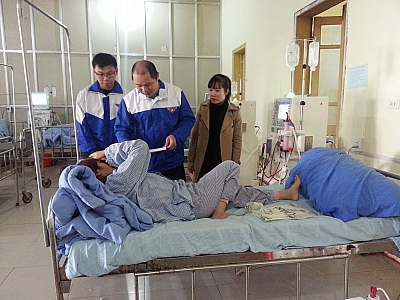 Đoàn Thanh niên Công ty thăm, tặng quà Tết cho bệnh nhân lưu trú tại Bệnh viện đa khoa tỉnh