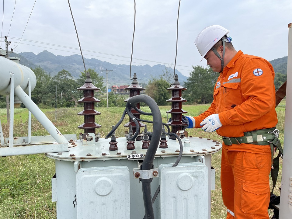 Phóng sự: Điện lực Mộc Châu tổ chức nhiều hoạt động trong tháng tri ân khách hàng năm 2022
