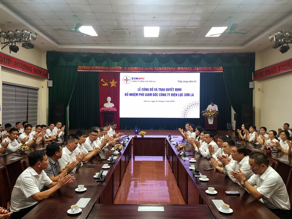 Công ty Điện lực Sơn La tổ chức Lễ công bố và trao Quyết định bổ nhiệm Phó Giám đốc Công ty