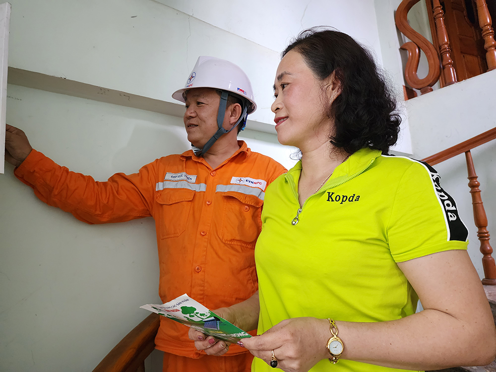 EVNNPC: Nỗ lực cấp điện mùa nắng nóng và khuyến cáo khách hàng tiết kiệm điện