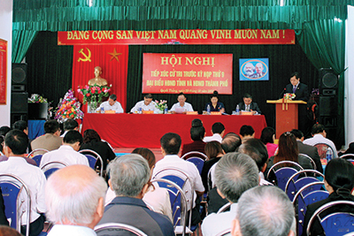 Đồng chí Hoàng Văn Chất, Phó Bí thư Thường trực Tỉnh ủy, Chủ tịch HĐND tỉnh tiếp xúc cử tri phường Quyết Thắng