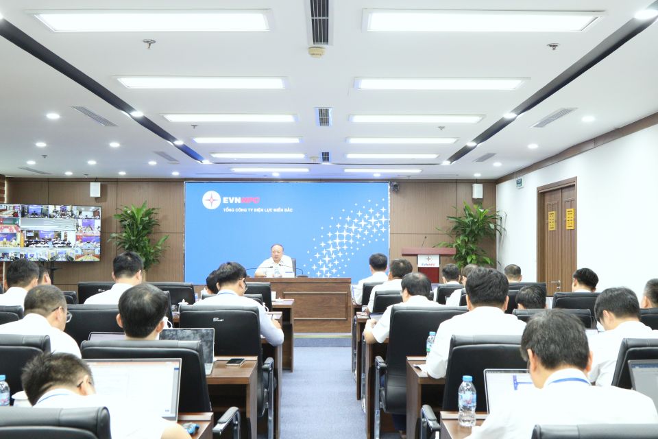 EVNNPC tăng cường dự báo phụ tải, chủ động chuẩn bị hạ tầng lưới điện