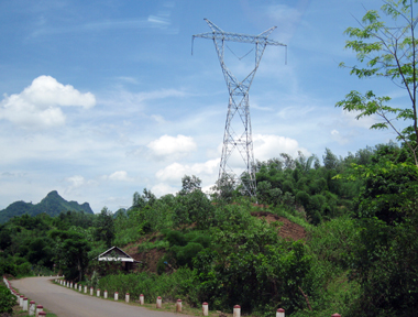 Hoàn thành đường dây truyền tải cho Thủy điện Sơn La vào tháng 8 
