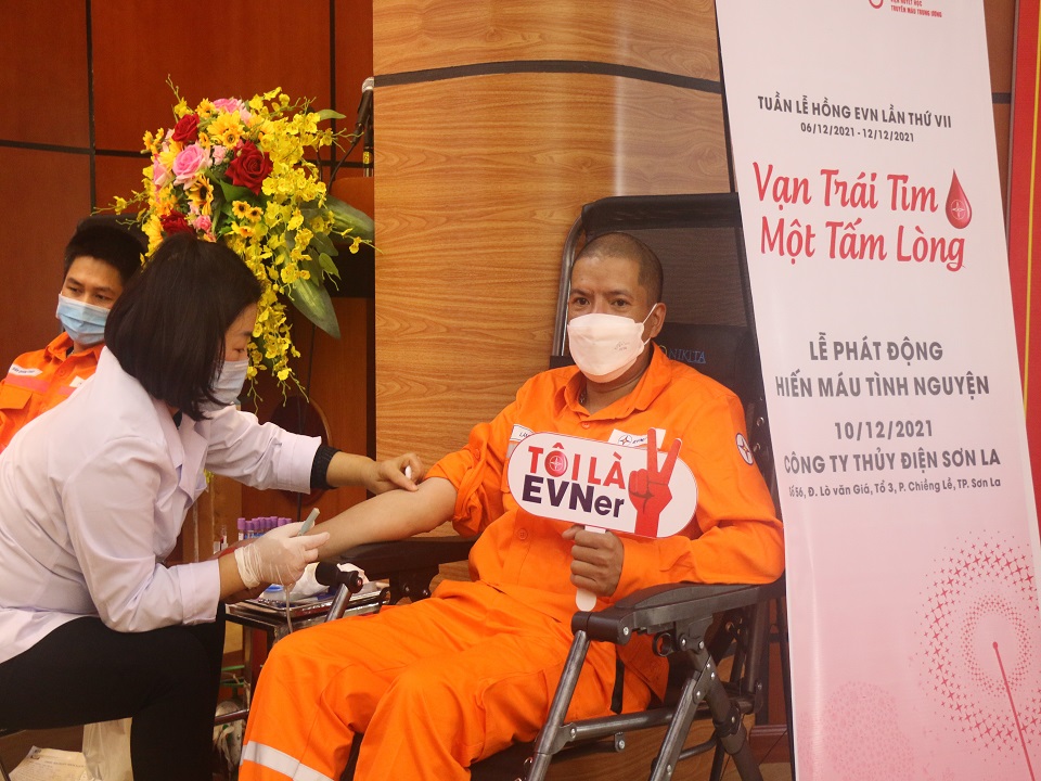 Yêu thương những giọt hồng tình nguyện