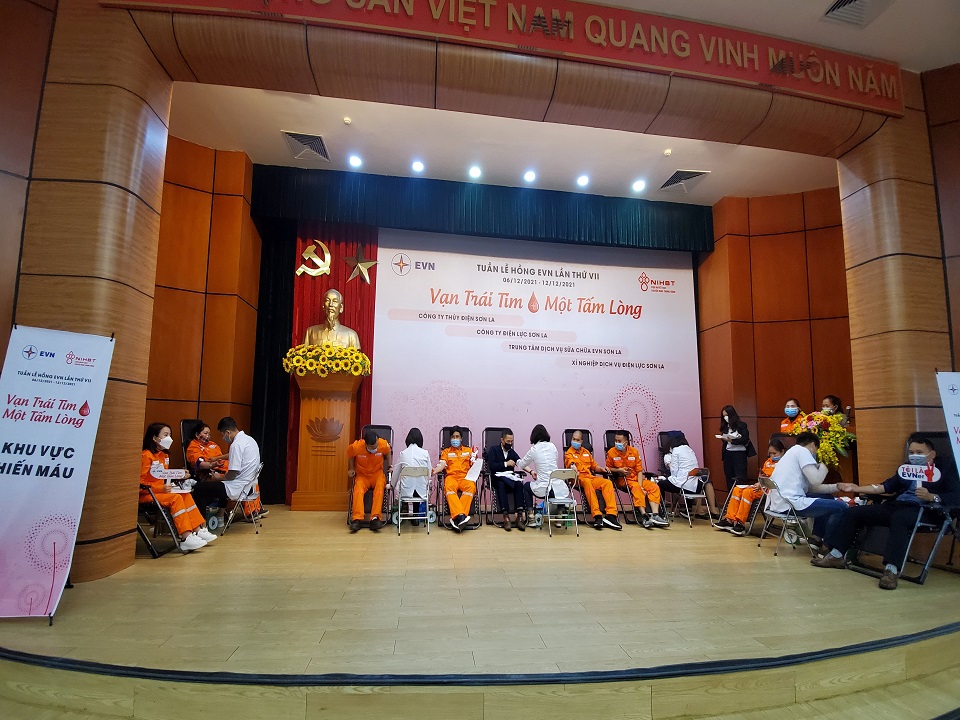 Chương trình Tuần lễ hồng EVN lần thứ VII
