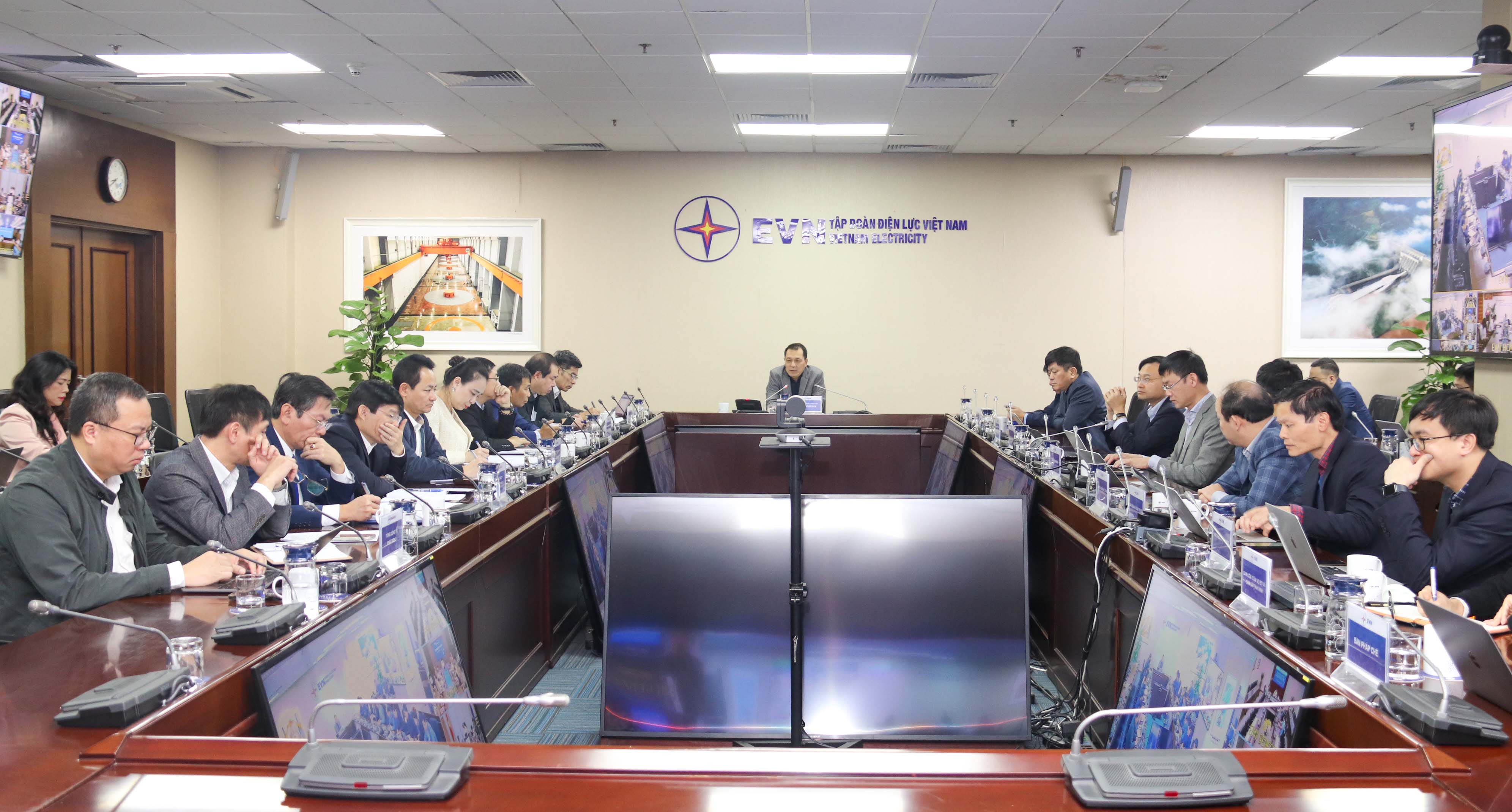 Ban Đổi mới và Phát triển doanh nghiệp EVN họp phiên thứ nhất năm 2025
