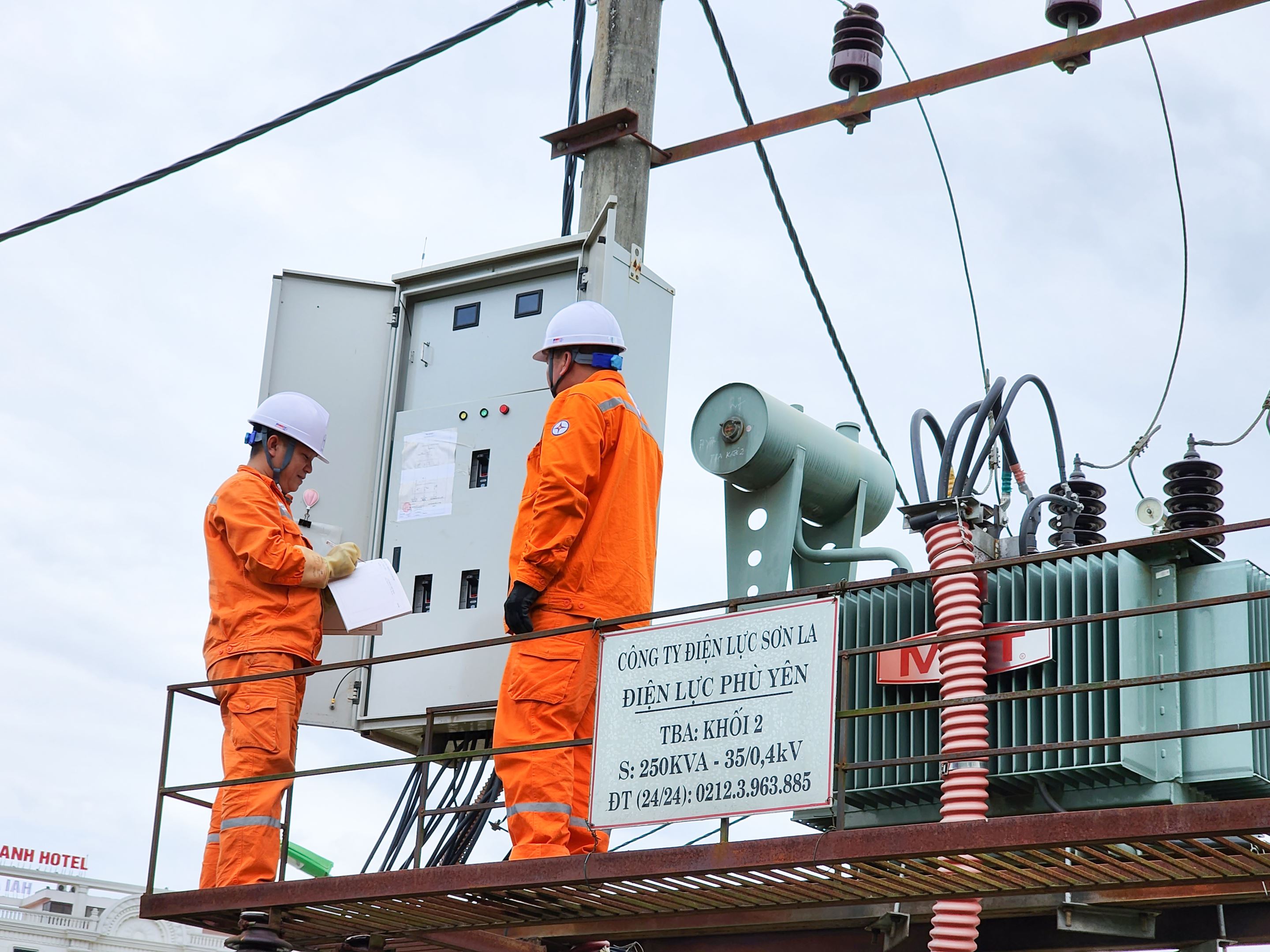 Lũy kế 7 tháng năm 2023: Sản lượng điện thương phẩm của EVNNPC đạt hơn 50 tỷ kWh