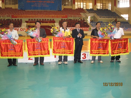 PCSL tuyên dương các vận động viên tham gia Đại hội Thể thao EVN NPC năm 2010