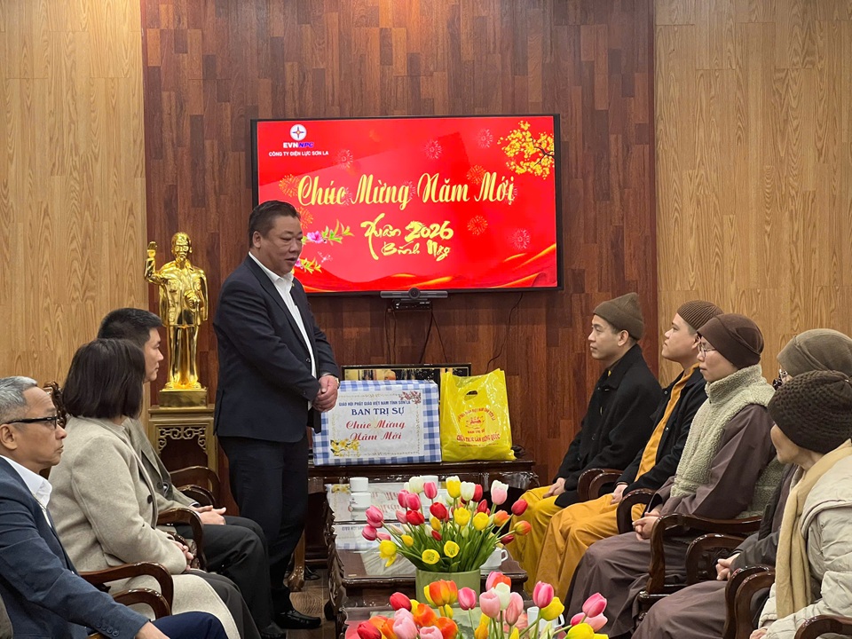 Ban trị sự Giáo hội Phật giáo Việt Nam  tỉnh Sơn La thăm, chúc Tết Công ty Điện lực Sơn La