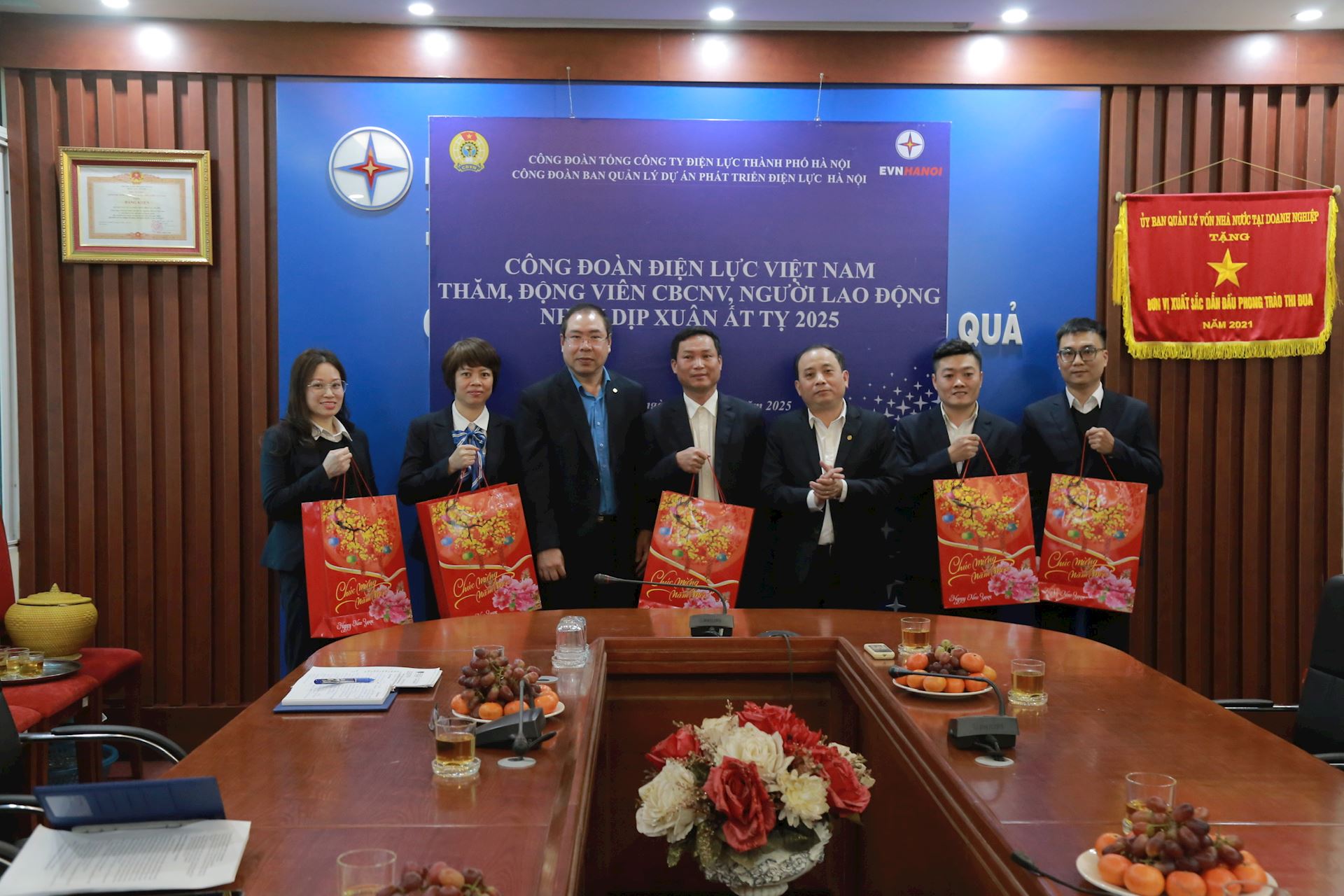 Công đoàn Điện lực Việt Nam tổ chức nhiều hoạt động chăm lo cho người lao động dịp Tết Bính Ngọ 2026