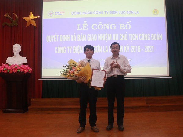 Công đoàn Công ty Điện lực Sơn La:Công bố quyết định và bàn giao nhiệm vụ Chủ tịch Công đoàn Công ty
