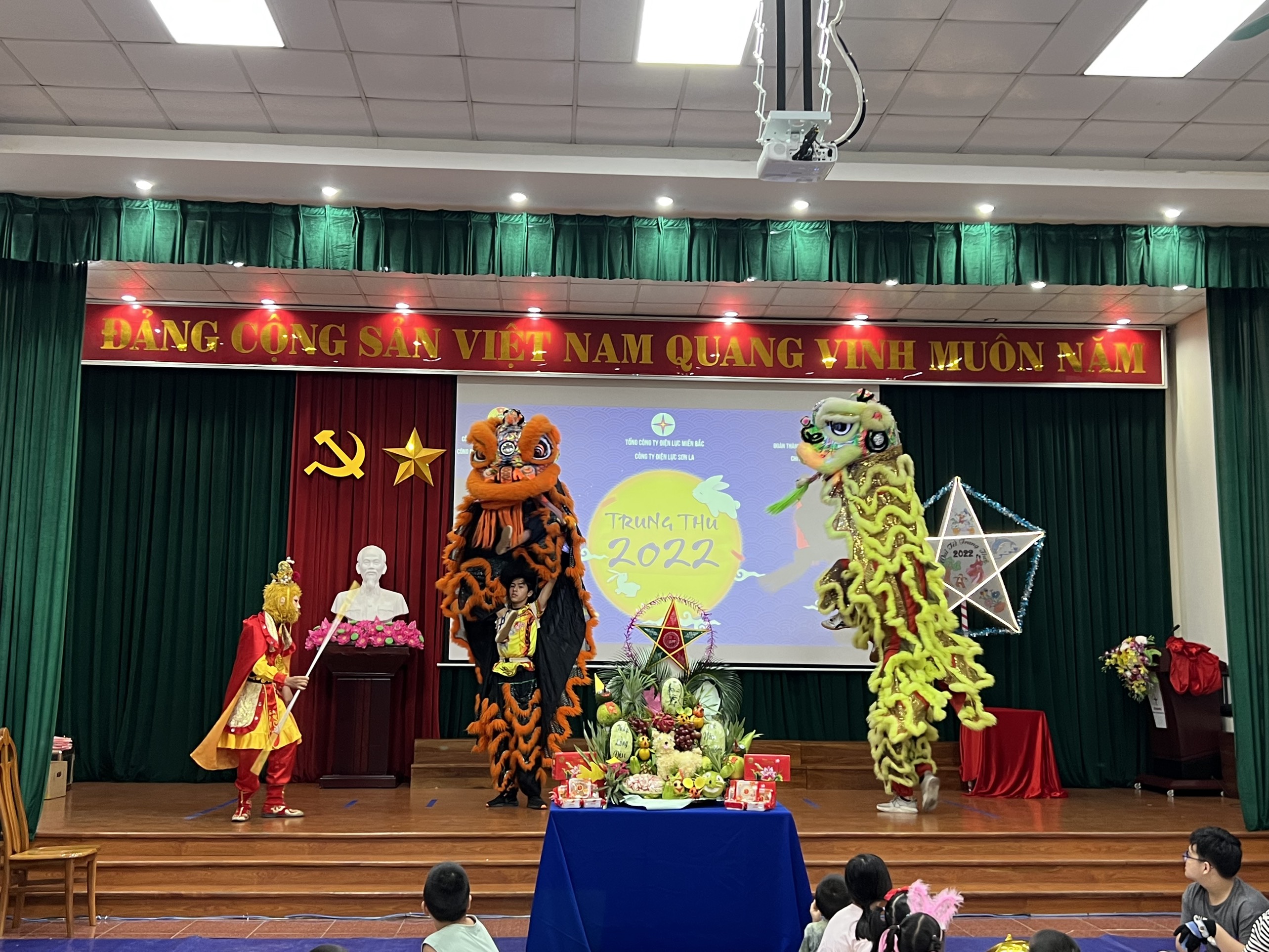 Rộn ràng không khí lễ hội Trung thu năm 2022