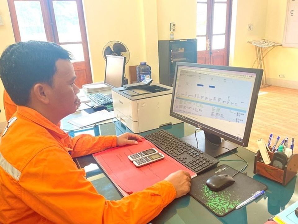 Đội quản lý Điện lực khu vực Phù Yên - Bắc Yên: Học tập không ngừng, chìa khóa để thích ứng và phát triển
