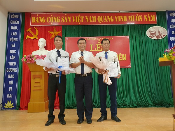 Chi bộ Điện lực Sông Mã: Kết nạp Đảng viên