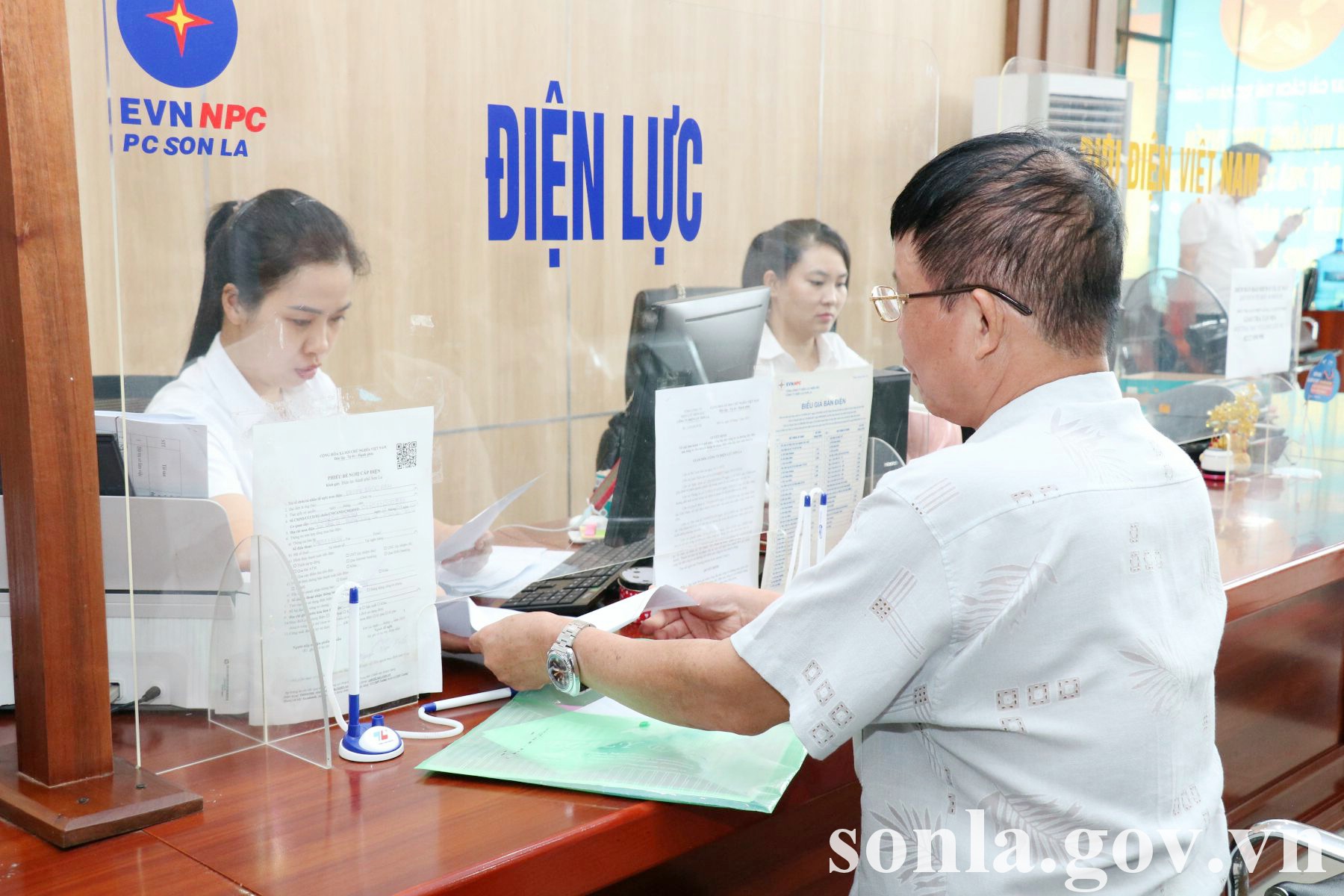 Công ty Điện lực Sơn La đẩy mạnh chuyển đổi số lĩnh vực kinh doanh - dịch vụ khách hàng