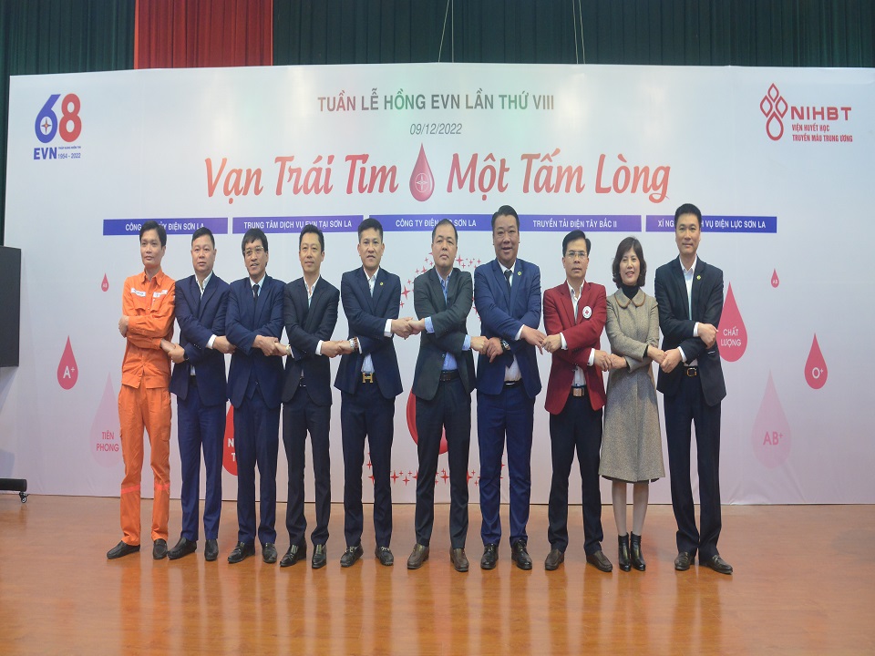 Sơn La: Gần 200 CBCNV ngành điện hưởng ứng “Tuần lễ hồng EVN” lần VIII