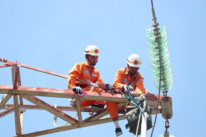 "Là con người thợ điện"- Cuộc thi viết dành cho các cháu học sinh con của đoàn viên, người lao động EVN