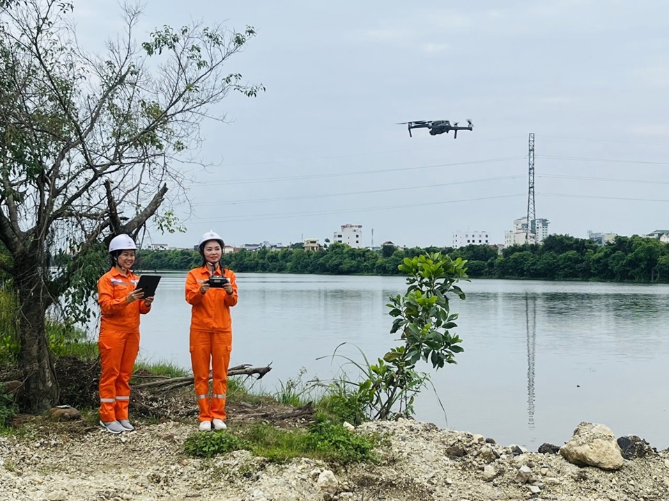 Phát động cuộc thi "Phụ nữ EVN sáng tạo"