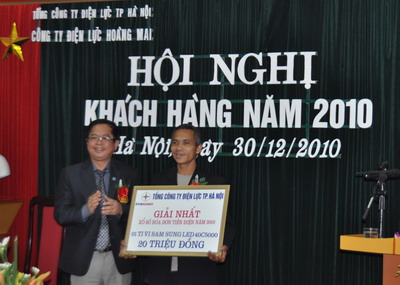Công ty Điện lực Hoàng Mai (Hà Nội) coi khách hàng là động lực phát triển 