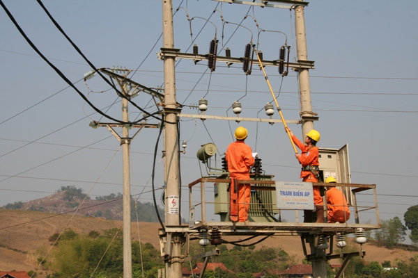 Đảm bảo công tác an toàn vệ sinh lao động: Mỗi cán bộ công nhân phải nâng cao ý thức chấp hành Quy trình kỹ thuật an toàn 