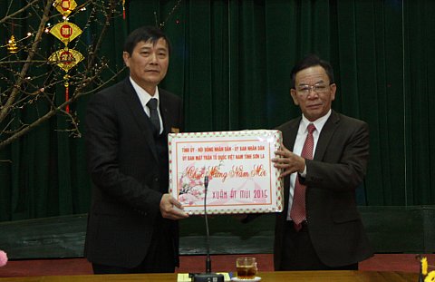 Thường trực Tỉnh ủy thăm, chúc tết Công ty Điện lực Sơn La