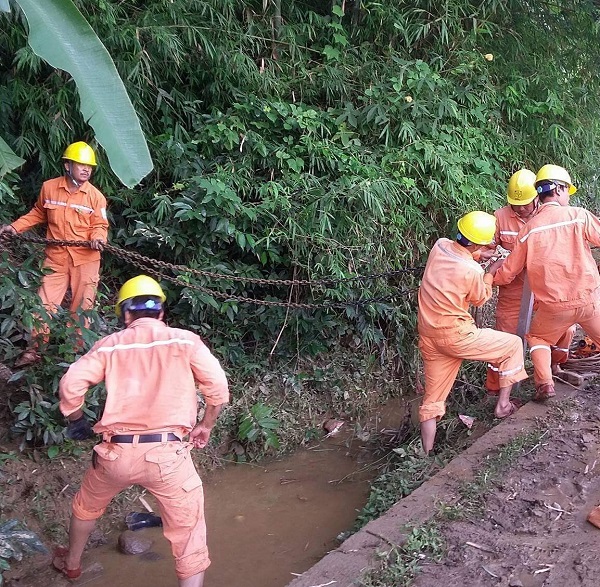 Công ty Điện lực Sơn La nỗ lực cấp điện trở lại sau bão lũ