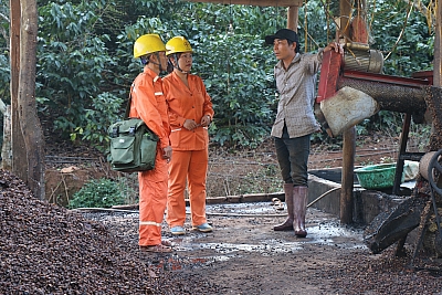 Thơ: Vợ chồng thợ điện