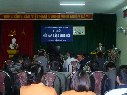 Lễ kết nạp đảng viên mới Điện lực Mai Sơn