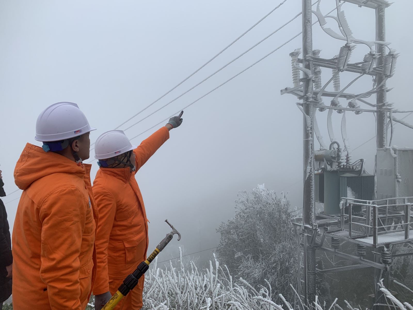 EVNNPC: Vươn xa dòng điện anh hùng
