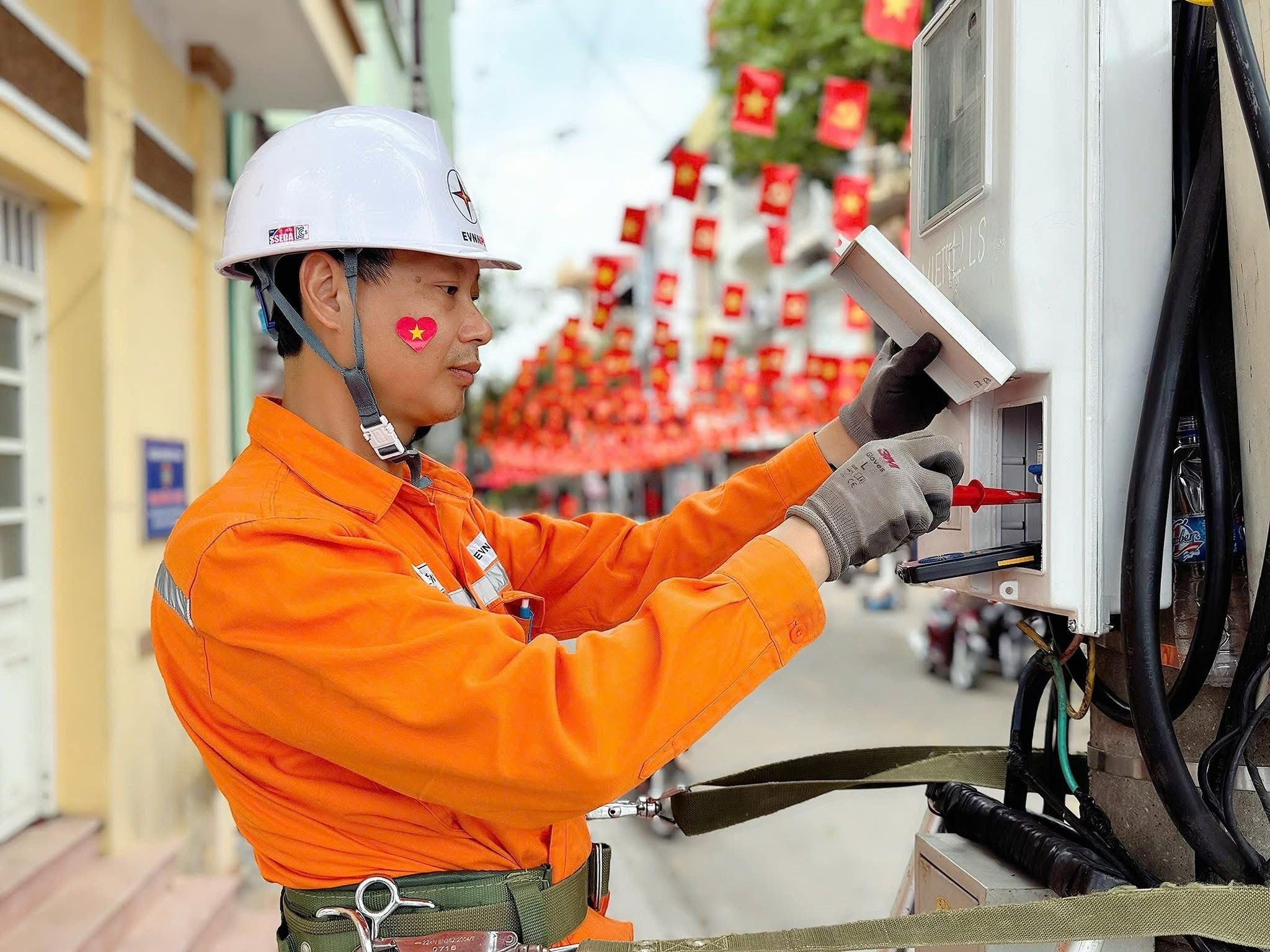 EVNNPC tăng cường bảo đảm cung cấp điện an toàn, liên tục phục vụ Đại hội XIV của Đảng và các hoạt động chào mừng tại các địa phương miền Bắc