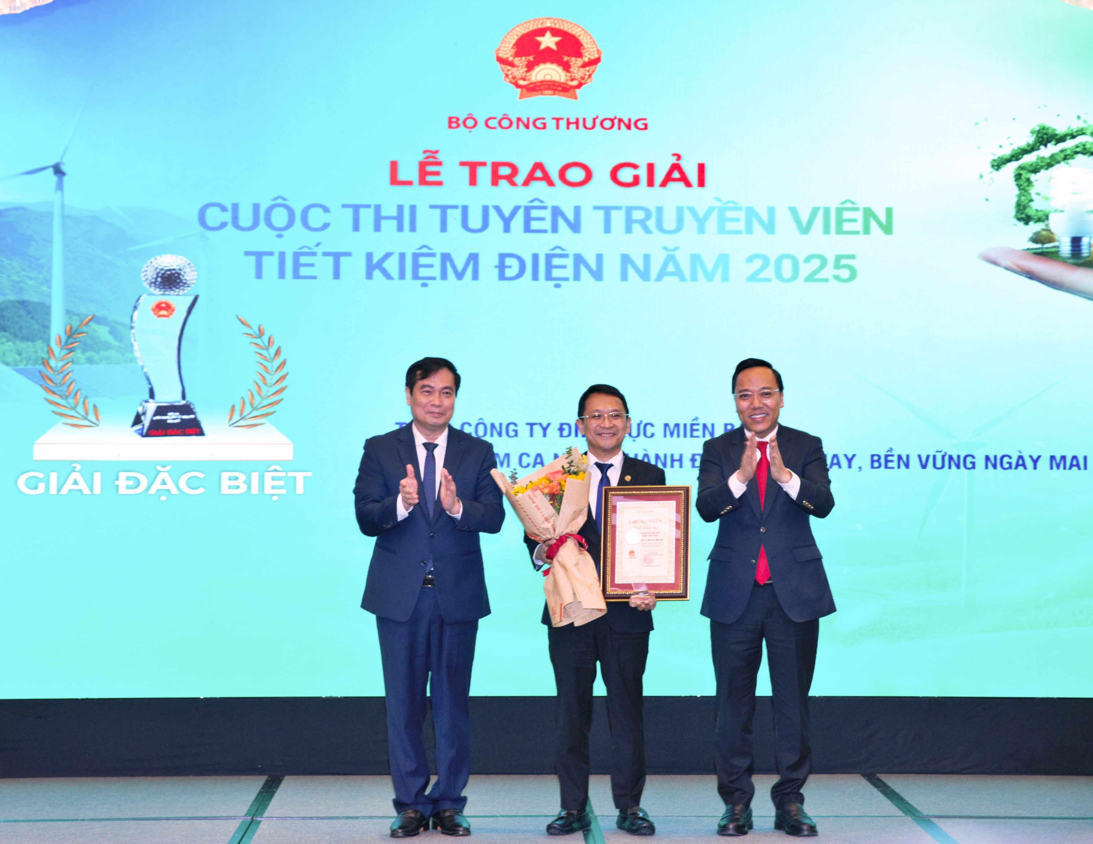 EVNNPC giành Giải đặc biệt cuộc thi “Tuyên truyền viên Tiết kiệm điện năm 2025”