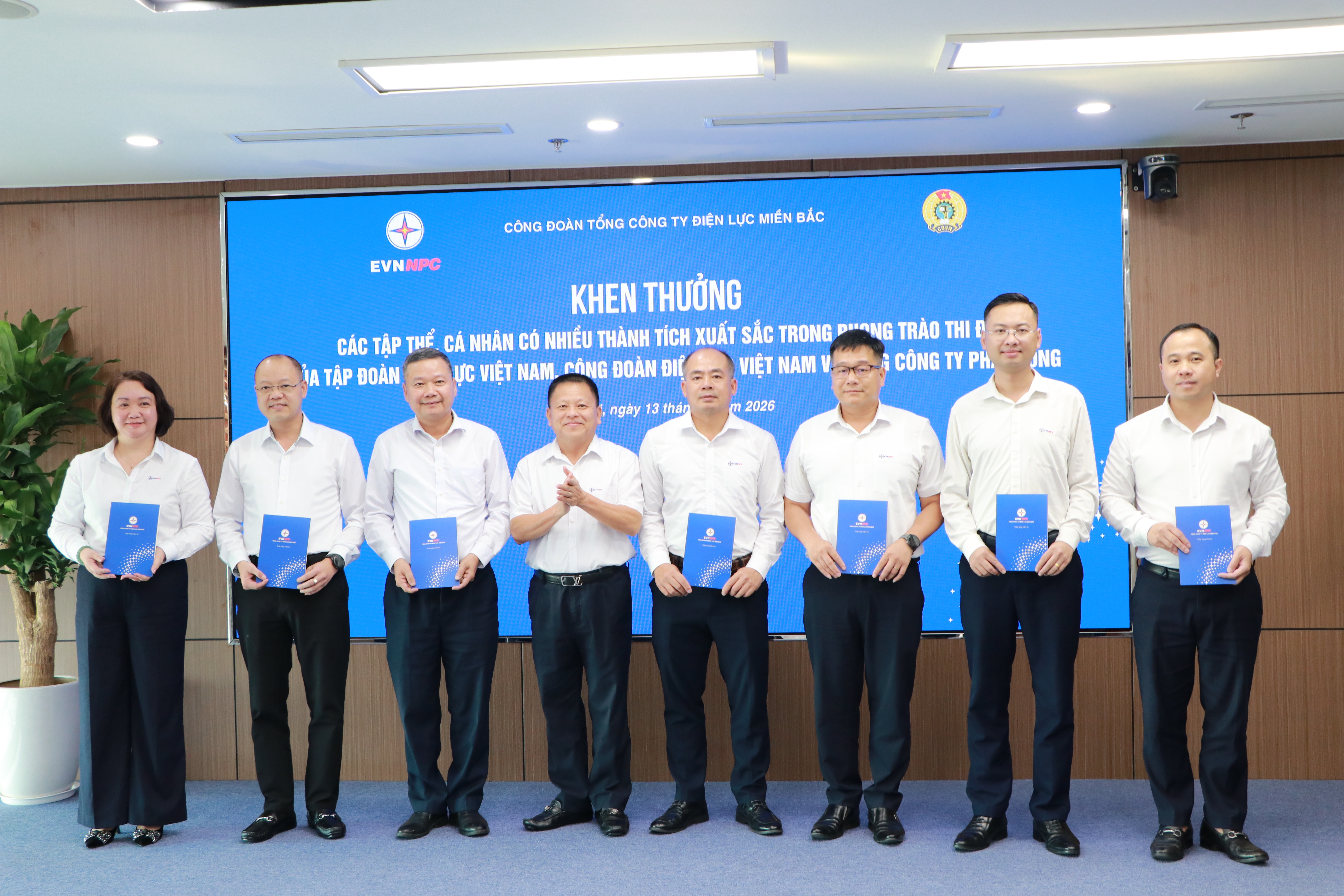 Hơn 4.000 sáng kiến của người lao động EVNNPC làm lợi hàng trăm tỷ đồng cho Nhà nước và doanh nghiệp