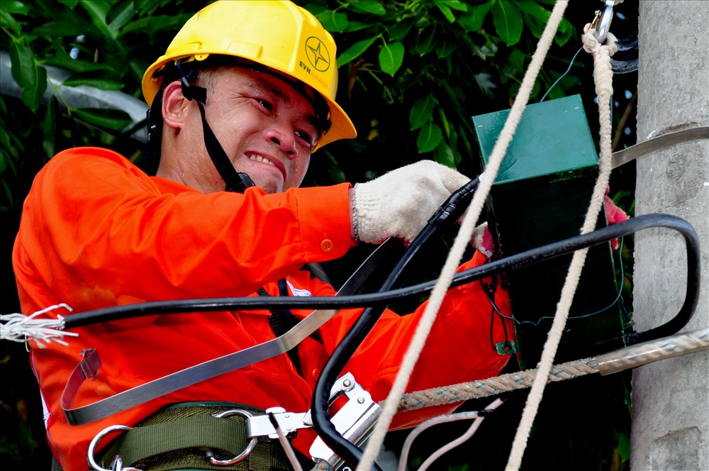 Miền Bắc nắng nóng gay gắt đến hết tuần, sản lượng điện tiêu thụ liên tục tăng vọt
