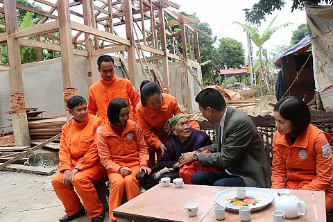 Công đoàn Điện lực Việt Nam: Thăm hỏi hơn 34.186 CNVCLĐ có hoàn cảnh khó khăn