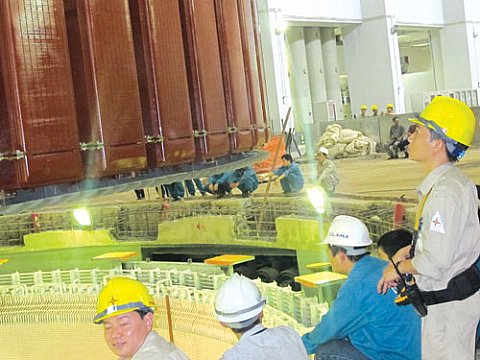 Người công nhân có đôi bàn tay vàng