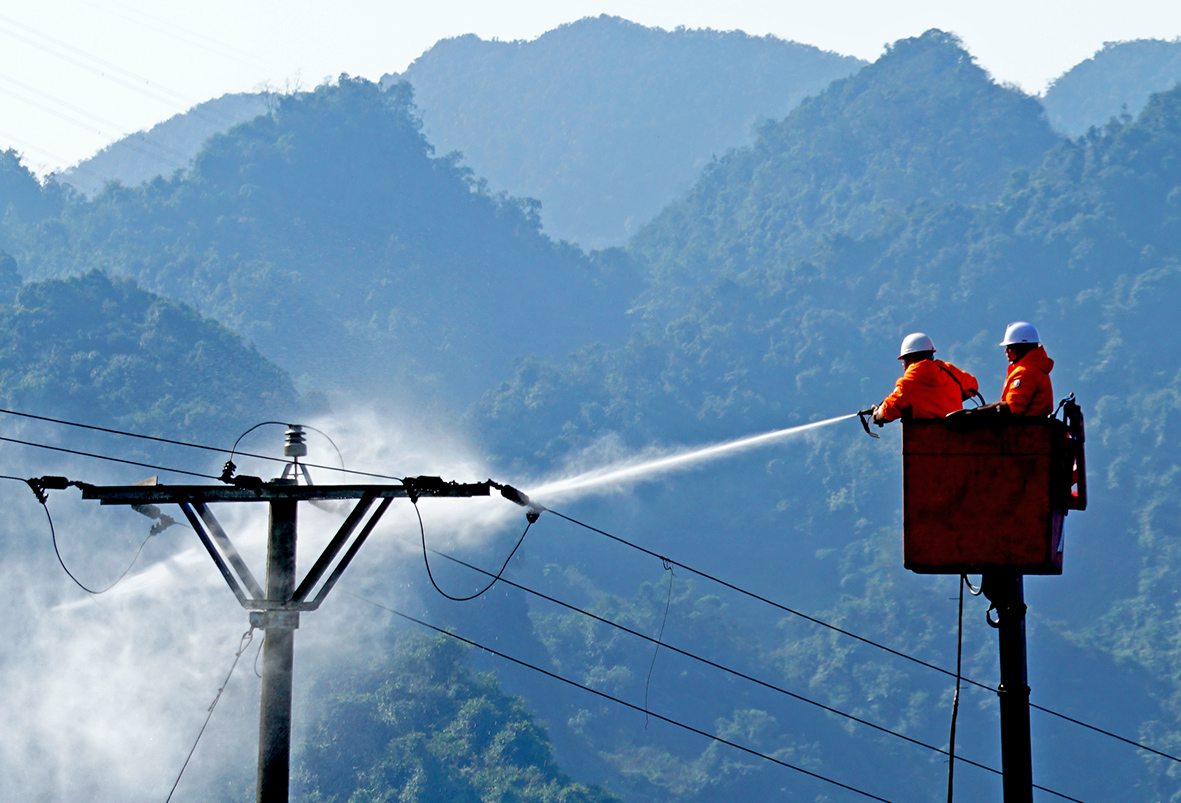 P/S ảnh: PC Sơn La phấn đấu hoàn thành các chỉ tiêu được giao trong năm 2025