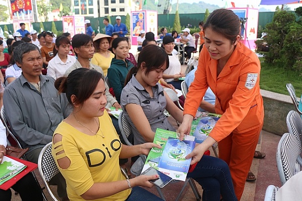 EVN tư vấn sử dụng điện hiệu quả trong thời gian cao điểm nắng nóng