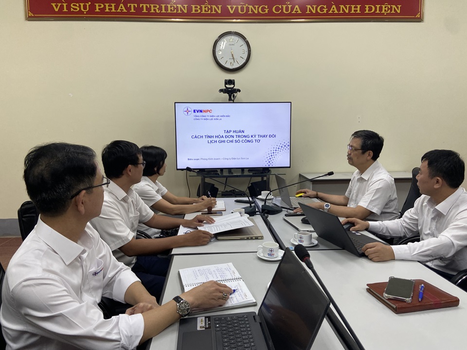 PC Sơn La: Tổ chức hội nghị truyền hình về công tác thay đổi lịch ghi chỉ số công tơ