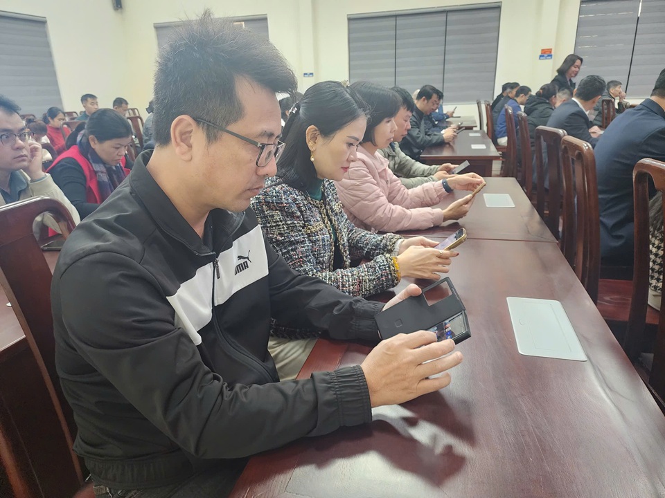  Công ty Điện lực Sơn La triển khai đồng bộ việc cài đặt và trải nghiệm App CSKH EVN trong toàn thể người lao động