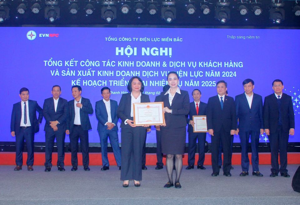 EVNNPC tổ chức Hội nghị tổng kết công tác Kinh doanh dịch vụ khách hàng và Dịch vụ điện lực năm 2024, triển khai nhiệm vụ năm 2025