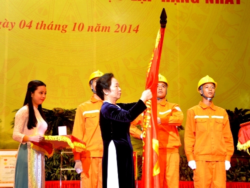 EVN NPC vinh dự đón nhận Huân chương Độc lập hạng Nhất