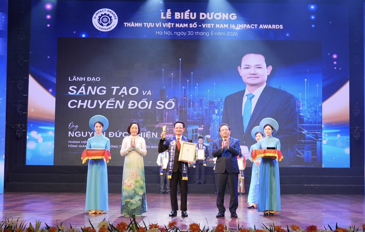 Tổng Giám đốc EVNNPC Nguyễn Đức Thiện vinh dự nhận Giải thưởng “Lãnh đạo sáng tạo và chuyển đổi số”