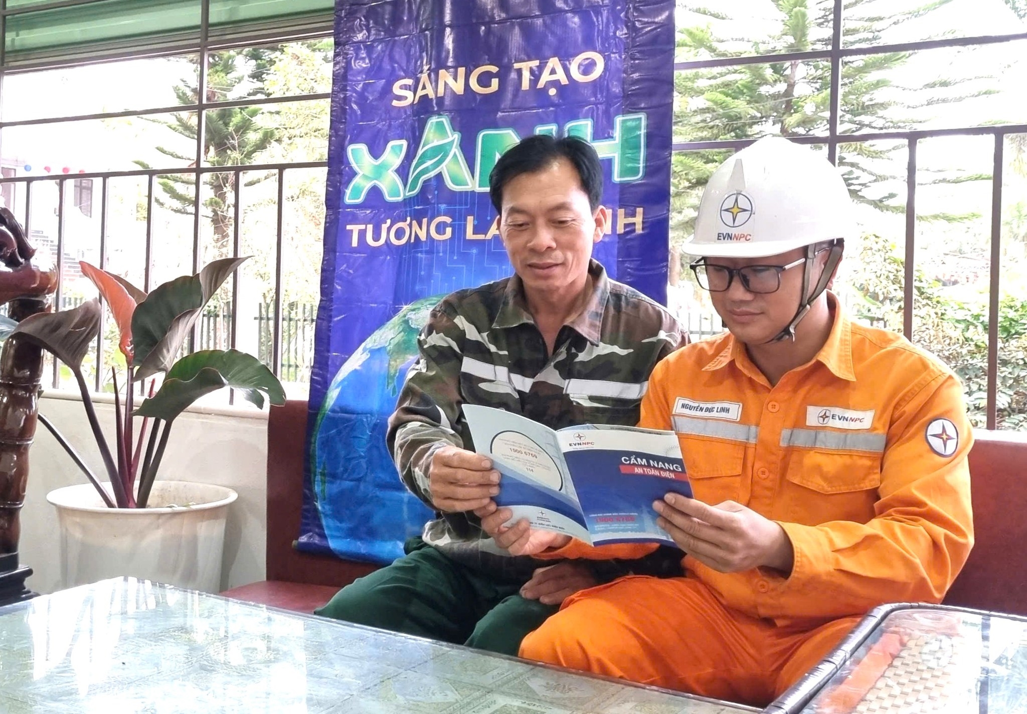 EVN đưa tiết kiệm điện đến từng khách hàng