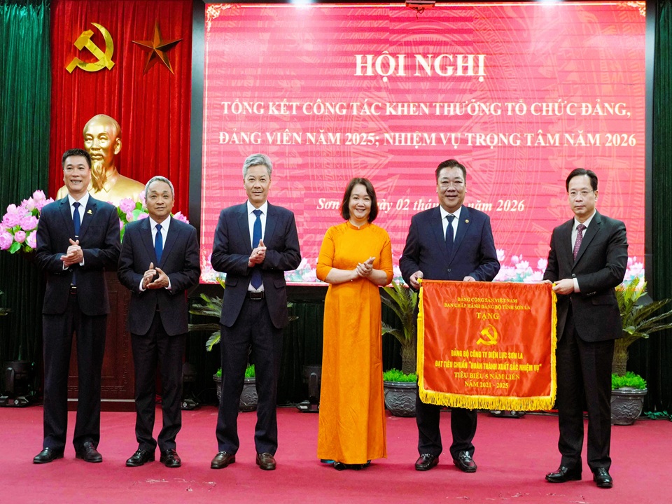 Đảng bộ Công ty Điện lực Sơn La đạt tiêu chuẩn “Hoàn thành xuất sắc nhiệm vụ” tiêu biểu 5 năm (2021-2025)
