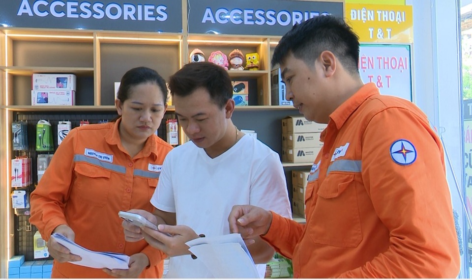 EVNNPC quyết liệt triển khai cao điểm, đưa App EVN CSKH đến gần hơn với khách hàng