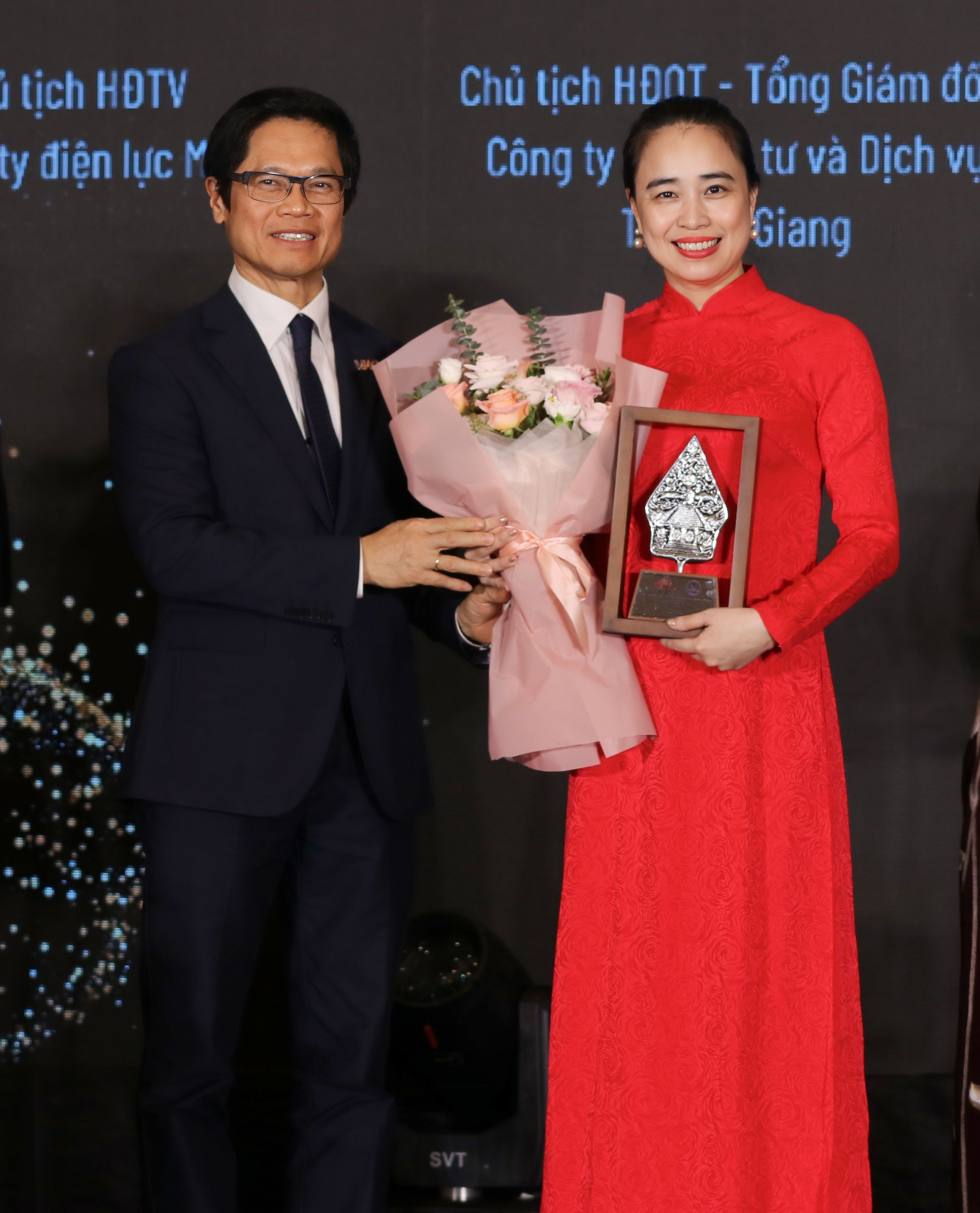 Chủ tịch HĐTV EVNNPC Đỗ Nguyệt Ánh - Nữ Doanh nhân ASEAN tiêu biểu năm 2023