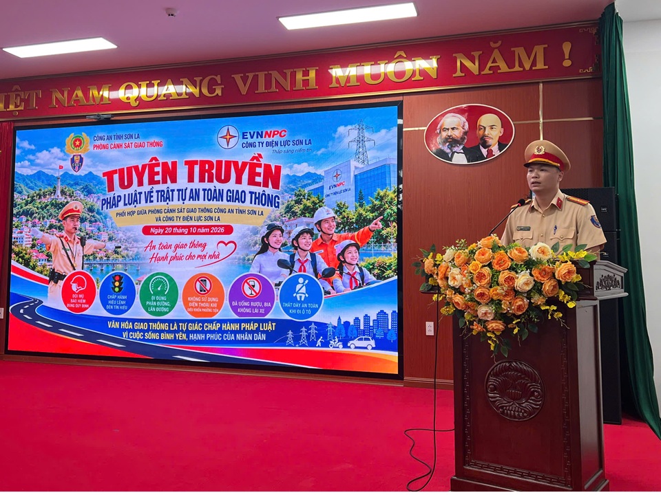 Nâng cao ý thức chấp hành pháp luật, xây dựng văn hóa giao thông an toàn